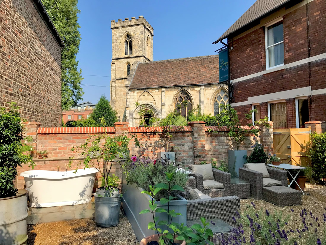 Holiday let York with hot tub alternative outdoor bath uk