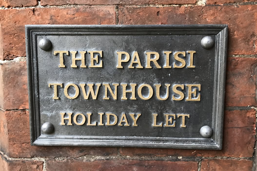 Parisi Townhouse Holiday Let lead sign